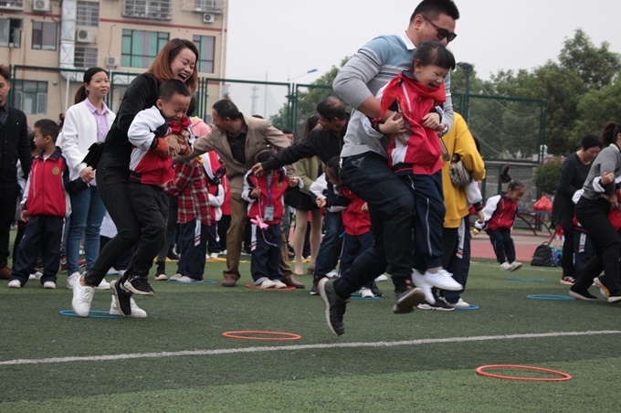 AYX爱游戏 - 注册送彩金88元- 世界杯指定体育平台足球报：裁判判罚没有产生严重后果但很大程度影响泰山队情绪