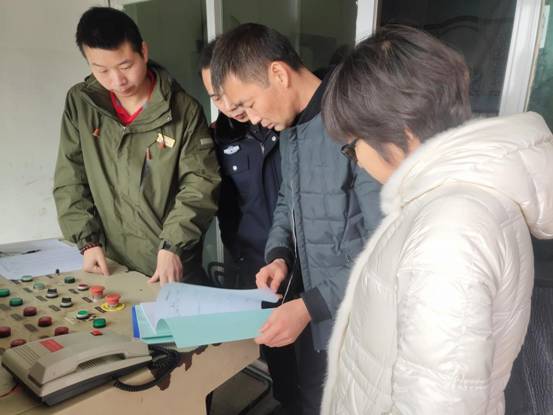 ff2dd07a5a3cb748d2ed24f6fb0abce