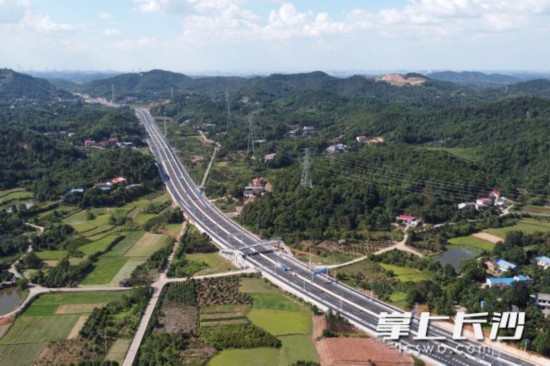 28������9ʱ����Ϊ����̶������һ�족��Ŀ֮һ�Ķ���Ǽʹ�·����������ȫ��ͨ������ɳ����������ͨ��ʱ��������28���ӡ���ɳ����ȫý����� ��־ΰ ��