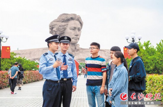 ������������ͷ������Ѳ�߹��������οͽ����� ��ɳ����ͨѶԱ ���� ��