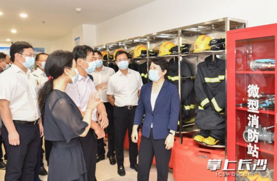 9��18�����磬ʡί��ί����ί������Ӣ���ӵ�ܽ�������껨����������ϸ��Ŵ��г����ص㳡�����ص㲿λ��鰲ȫ������������Ϊ��ɳ����ȫý����� ��ۿ�� ��