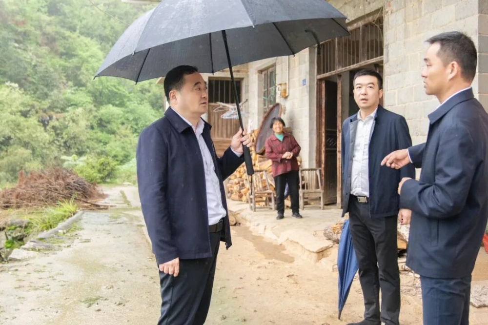 �����ʸ��������򡢰彭����е�ǰ�ص㹤��