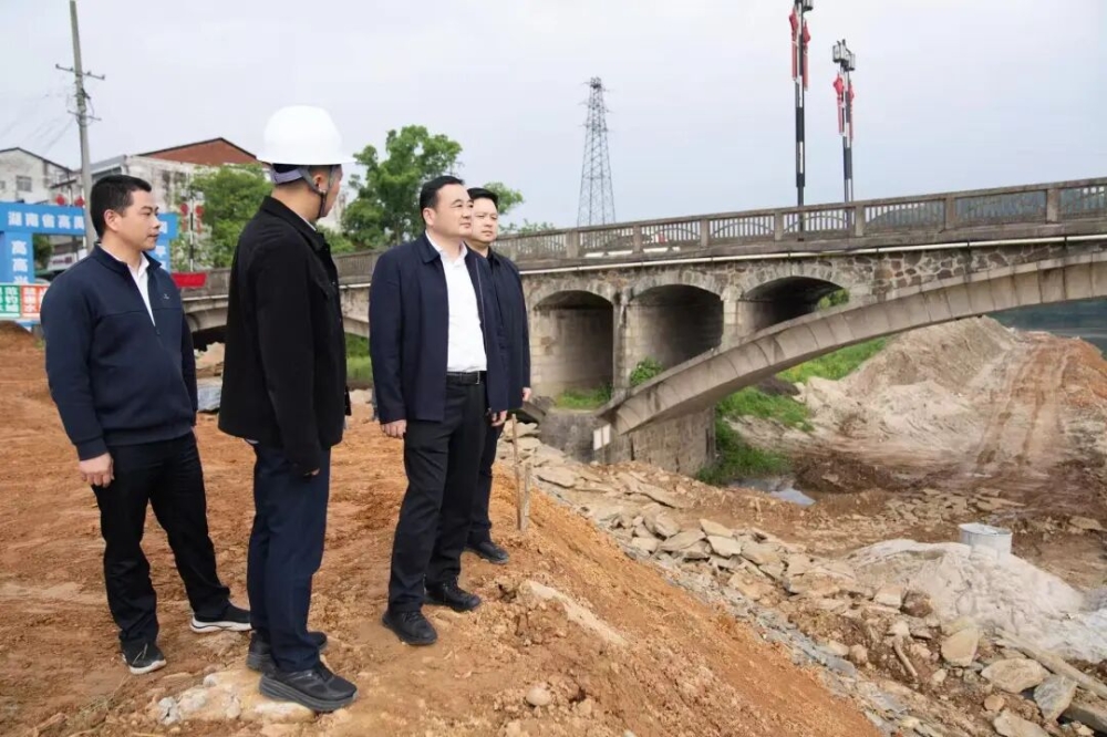 �����ʸ�������ж�����ǰ�ص㹤����4.23��